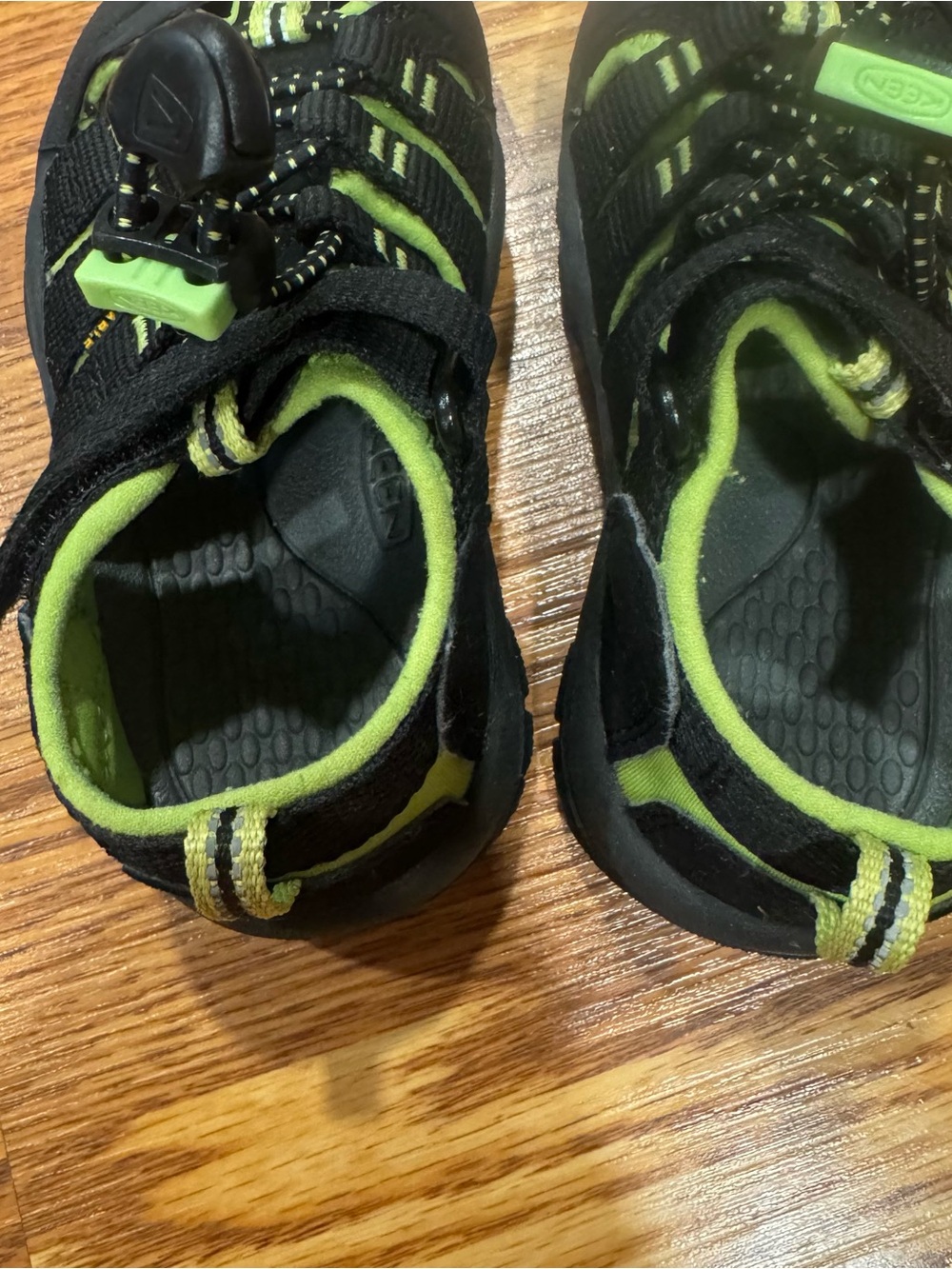 Keen Black & Lime Green Waterproof Sandals - Picture 4 of 6